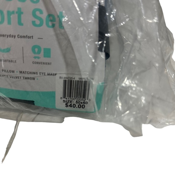 Bon Voyage 3pc Set Navy Neck Pillow Eye Mask Light Blue Plush Throw 50x60” NWT - Picture 7 of 8